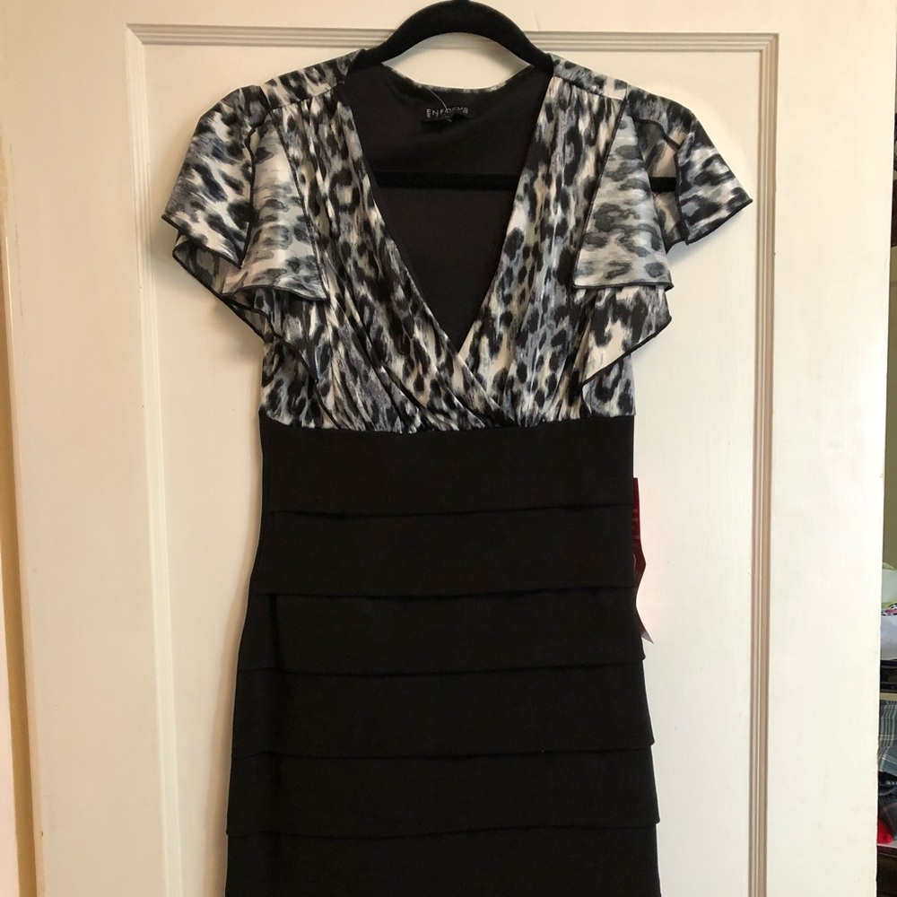 En focus sheath dress